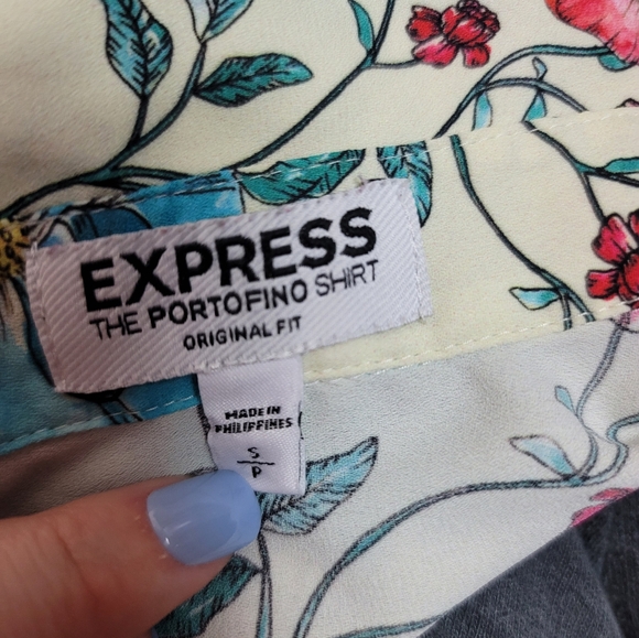 Express the portofino shirt watercolor floral sleeveless button down - Picture 6 of 9